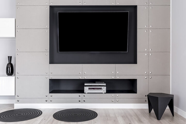 The optimal screen size for your TV and how TV lift cabinets can make the most of it